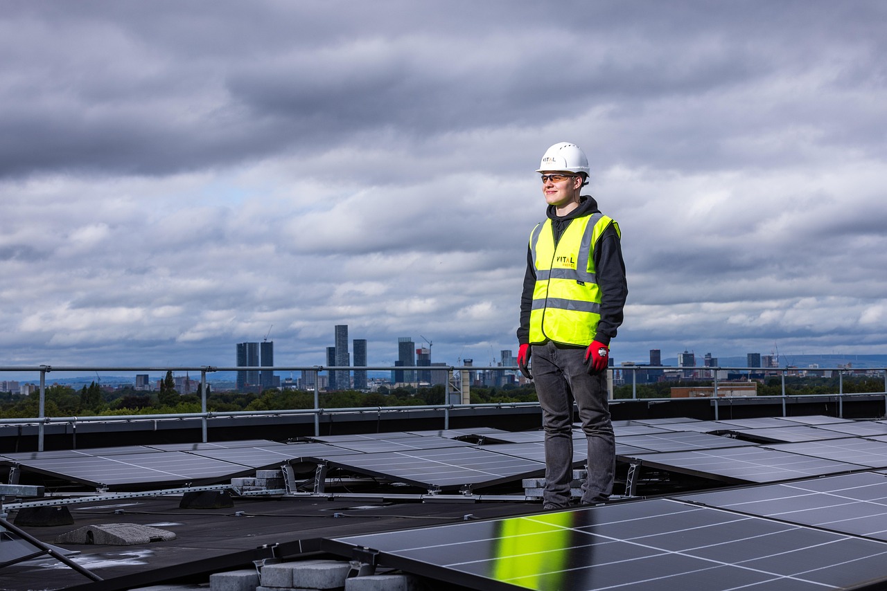 découvrez des solutions d'énergie renouvelable pour la maison, réduisez votre empreinte carbone et économisez sur vos factures d'électricité grâce aux technologies écologiques.