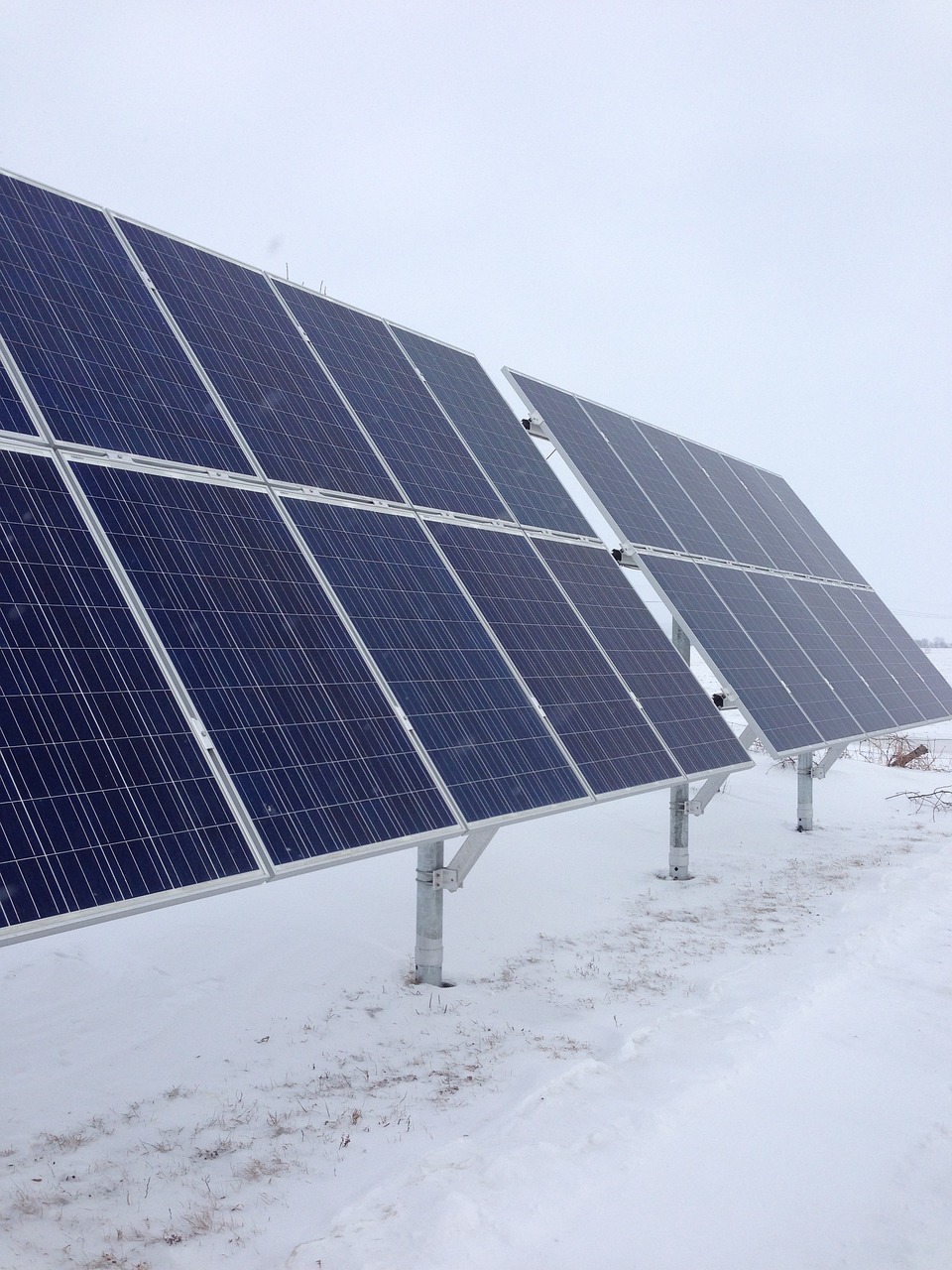 découvrez les avantages de l'énergie solaire, une source d'énergie renouvelable incontournable pour un avenir durable. apprenez comment utiliser l'énergie solaire pour réduire vos factures d'électricité et contribuer à la protection de l'environnement.