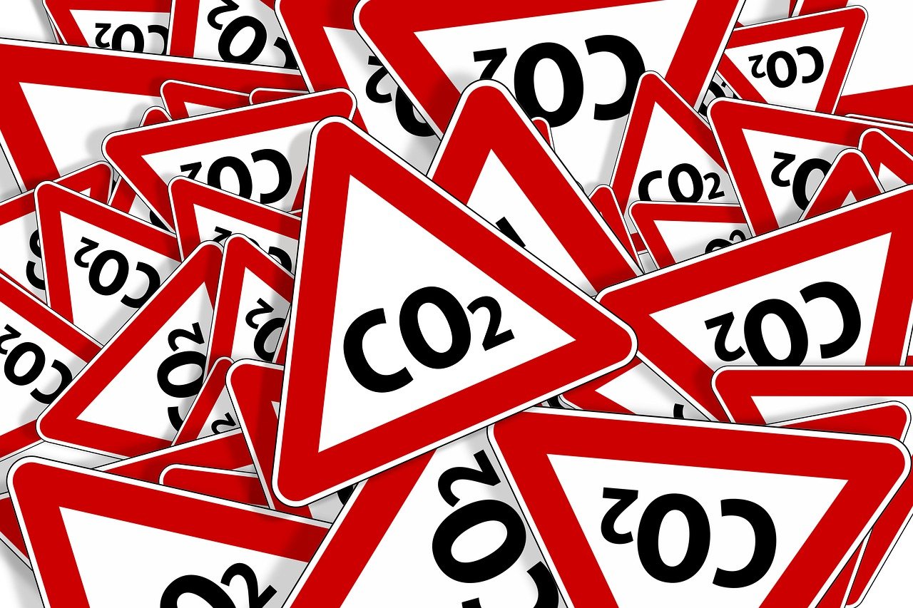 Les émissions annuelles de CO2 des Français·es atteignent encore dix tonnes, cinq fois au-dessus des niveaux acceptables pour le climat